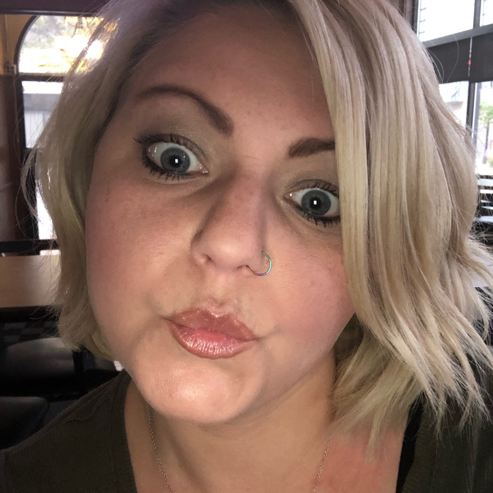 Meet your Posher, Alli